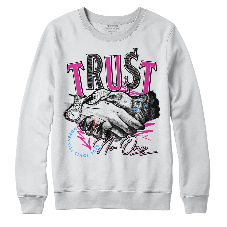 Pink Collection DopeSkill Sweatshirt Trust No One Graphic